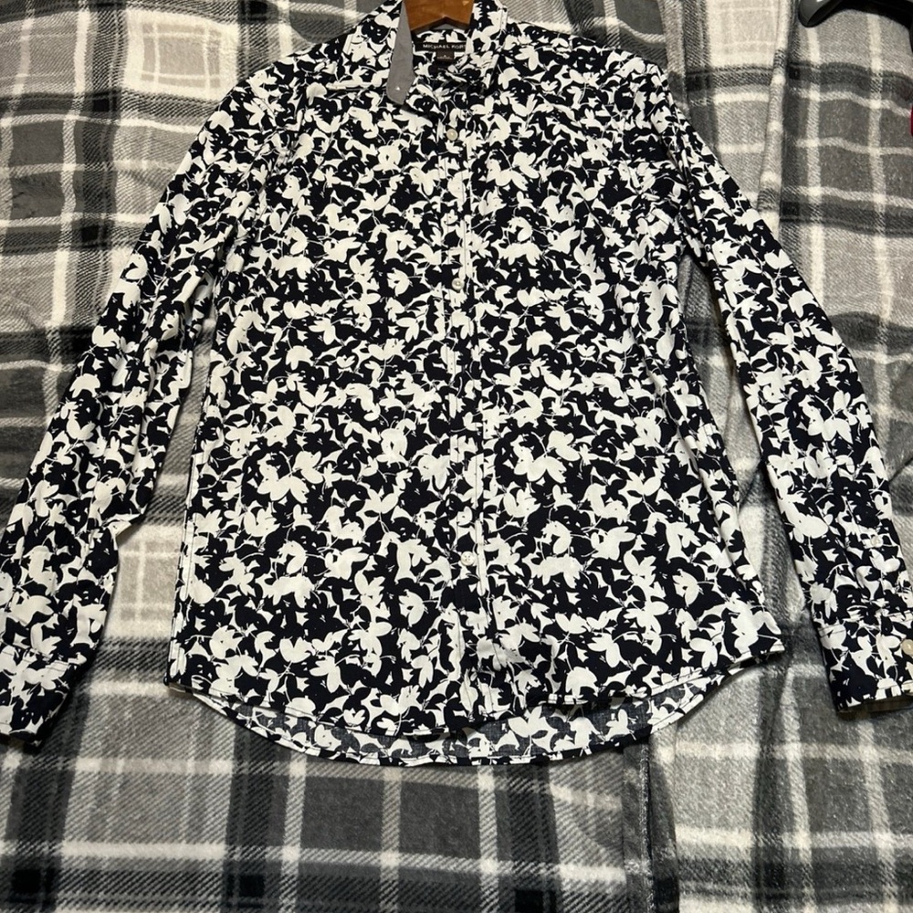 Men's Black and White Patterned Shirt